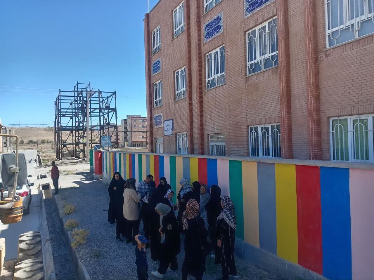 انتقال مدرسه شاهد قوچان به مسکن مهر؛ اهالی و والدین هر دو ناراضی انتقال مدرسه شاهد قوچان به مسکن مهر؛ اهالی و والدین هر دو ناراضی