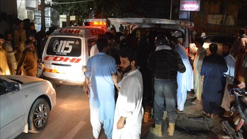 Pakistan'da askeri tesise bombalı saldırı