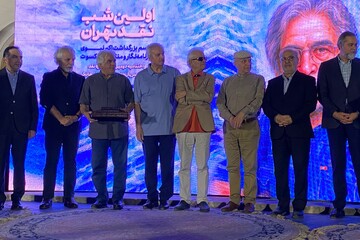 خاطره کمال تبریزی از اولین نمایش «سرزمین مادری»؛ اکبر نبوی تجلیل شد