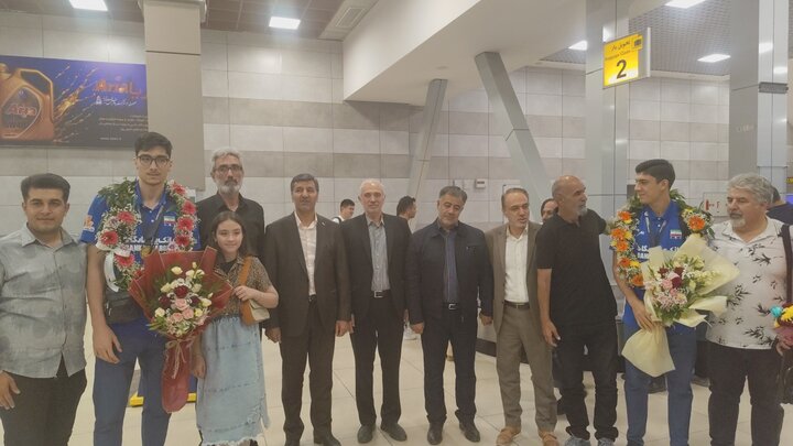 رشد چمن طبیعی ورزشگاه یادگار امام(ره) پیشرفت خوبی داشته است