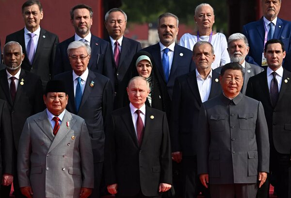 Çin'deki askeri geçit töreninden görüntüler Çin'deki askeri geçit töreninden görüntüler