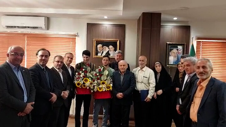 دیدار صمیمانه استاندار مازندران با برترین‌های کنکور