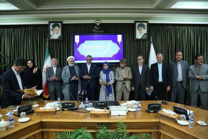 تجلیل استاندار خراسان رضوی از رتبههای برتر کنکور و المپیادهای علمی