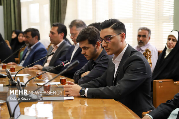 تقدیر از برگزیدگان کنکور و مدال‌آوران المپیادهای جهانی در خراسان رضوی