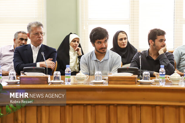 تقدیر از برگزیدگان کنکور و مدال‌آوران المپیادهای جهانی در خراسان رضوی
