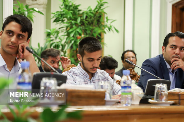 تقدیر از برگزیدگان کنکور و مدال‌آوران المپیادهای جهانی در خراسان رضوی
