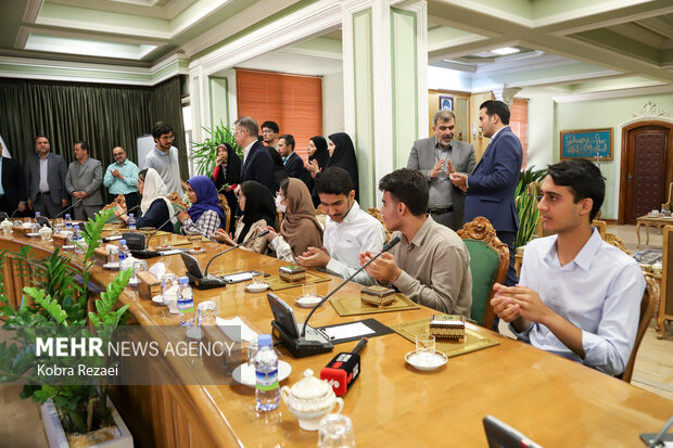 تقدیر از برگزیدگان کنکور و مدال‌آوران المپیادهای جهانی در خراسان رضوی