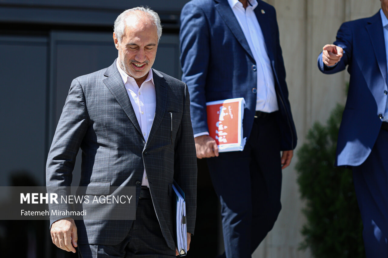 پورمحمدی: بودجه ۱۴۰۵ با حذف یا کاهش ردیفهای کماولویت تدوین میشود پورمحمدی: بودجه ۱۴۰۵ با حذف یا کاهش ردیفهای کماولویت تدوین میشود