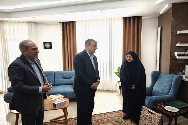 اسلامی با خانواده دانشمند هستهای «شهید فریدون عباسی» دیدار کرد