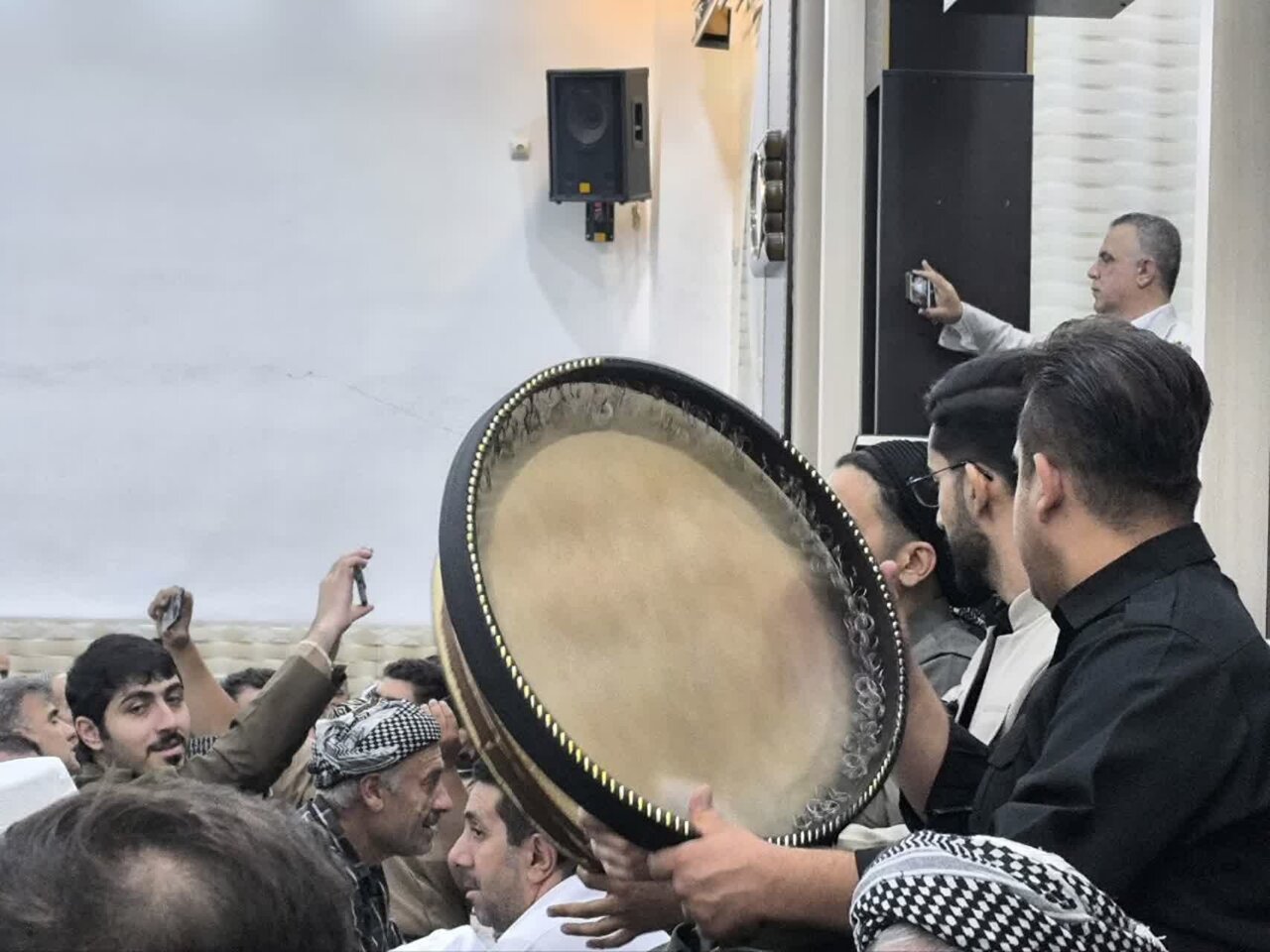 زایەڵەی دەف و سروودی عەشق لە بانە؛ ڕێوڕەسمی مەولوودی خوێنی لە ڕۆژی لەدایک بوونی پێغەمبەر