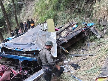 سقوط اتوبوس به دره‌ای در سریلانکا؛ دست کم ۱۵ نفر کشته شدند