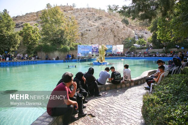 پیاده روی خانوادگی در بجنورد