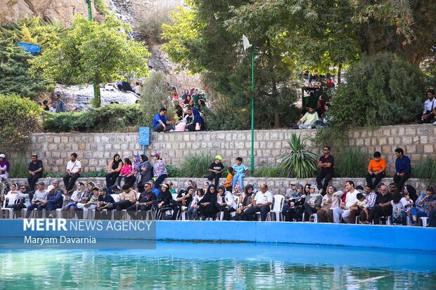پیاده روی خانوادگی در بجنورد