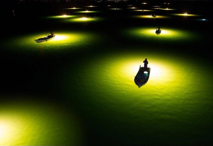 صیادان هرمزگان قربانیِ دریای متلاطم و قانون گریزیِ شبچراغیها