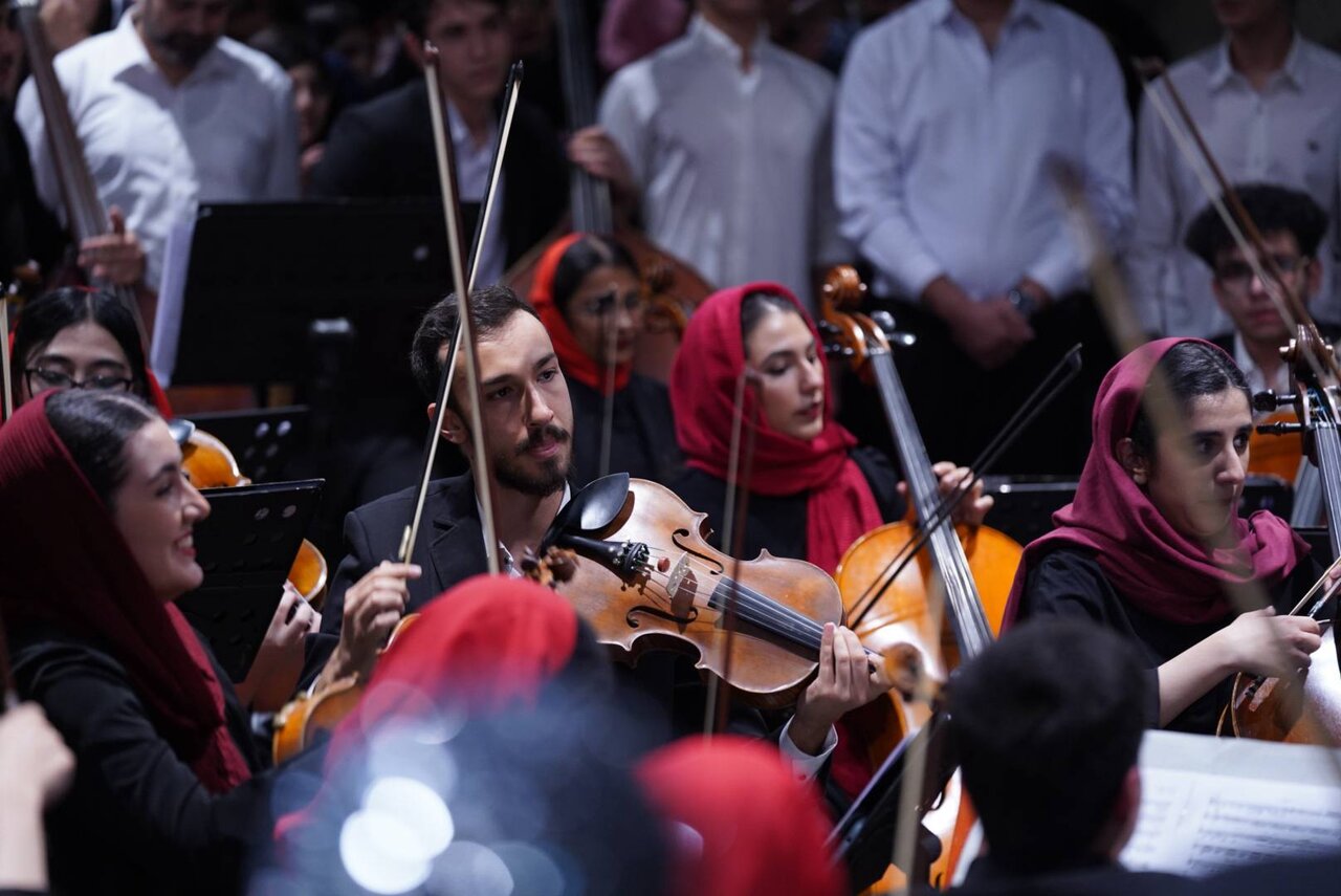 ارکستر سمفونی جوانان ایران افتتاح شد؛ شنیدن شکوه ایرانی در موزه ارکستر سمفونی جوانان ایران افتتاح شد؛ شنیدن شکوه ایرانی در موزه