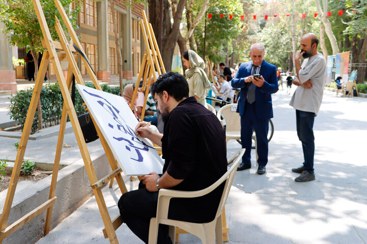 ققنوس اصفهان از دل کاشیهای شکسته برمیخیزد