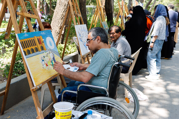 ققنوس اصفهان از دل کاشیهای شکسته برمیخیزد