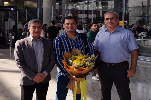 سرمربی سابق تیم ملی اسکواش ایران دوباره وارد کشور شد