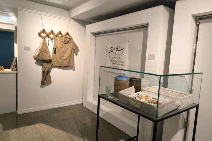 نمایشگاه «آوازهای دور دست» افتتاح شد؛ آزادگان از محدودیتها گفتند