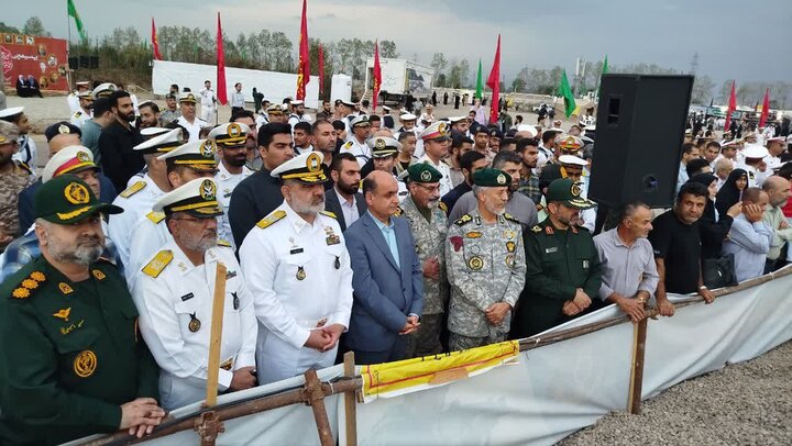 حضور امیر دریادار سیاری در محل برگزاری کنگره ۸ هزار شهید گیلان
