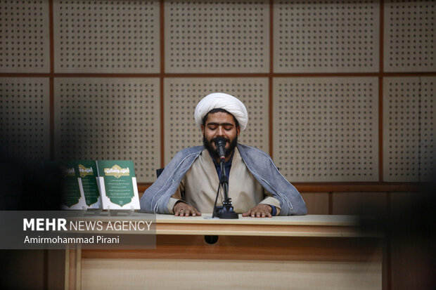 آیین رونمایی و آغاز برپایی جلسات درس اخلاق در مساجد استان قم