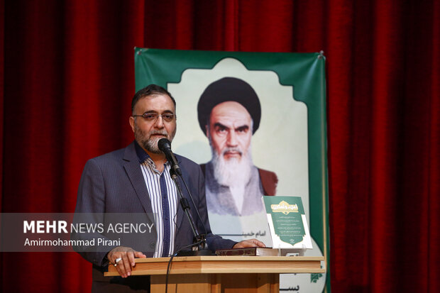 آیین رونمایی و آغاز برپایی جلسات درس اخلاق در مساجد استان قم