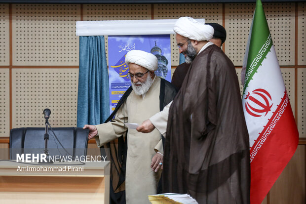 آیین رونمایی و آغاز برپایی جلسات درس اخلاق در مساجد استان قم