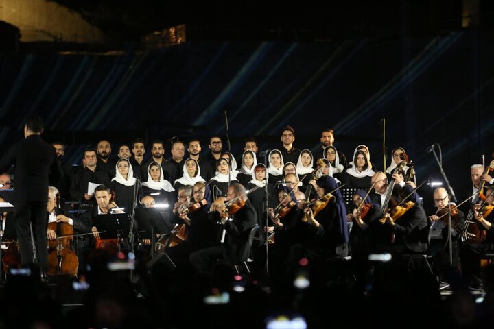 اجرای ارکستر ملی ارمنستان در تخت جمشید