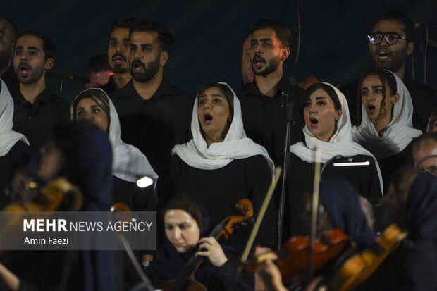 اجرای ارکستر ملی ارمنستان در تخت جمشید