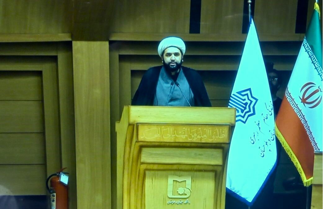 آغاز همایش محوری و بین المللی هفته وحدت در زاهدان