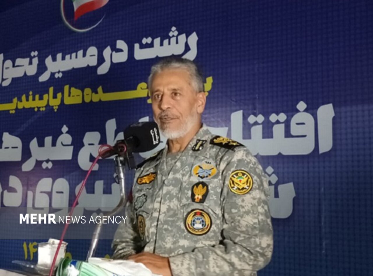 دریادار سیاری: نیروی دریایی در گیلان جایگاه ویژهای دارد دریادار سیاری: نیروی دریایی در گیلان جایگاه ویژهای دارد