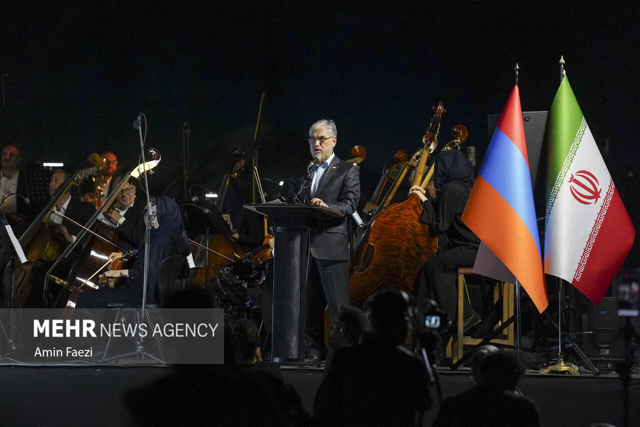 جشن سالگرد تاسیس ارکستر ارمنستانی در تختجمشید؛ همه برای ایران خواندند