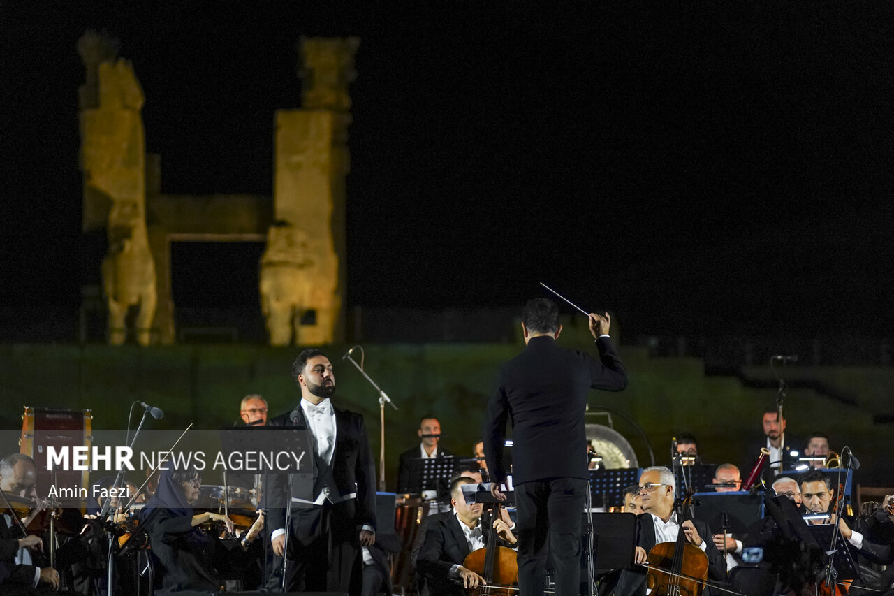 جشن سالگرد تاسیس ارکستر ارمنستانی در تختجمشید؛ همه برای ایران خواندند