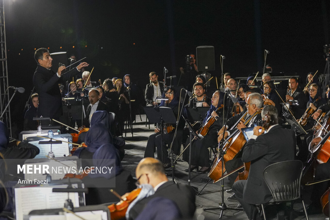 جشن سالگرد تاسیس ارکستر ارمنستانی در تختجمشید؛ همه برای ایران خواندند