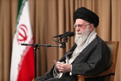 Ayetullah Hamanei, hükümet yetkililerine önemli tavsiyelerde bulundu