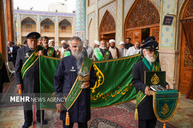آئین غبارروبی حرم شاهچراغ(ع) به مناسبت هفته وحدت