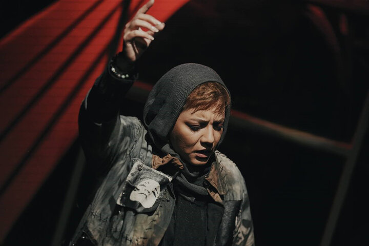 نسبت به مهاجرت قضاوت نکردم؛ در تئاتر به کارگردانان زن اعتماد نمیکنند!