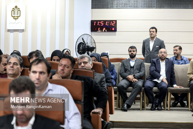 مراسم رونمایی از 63 سکه تاریخی منقوش به نام پیامبر (ص) 9