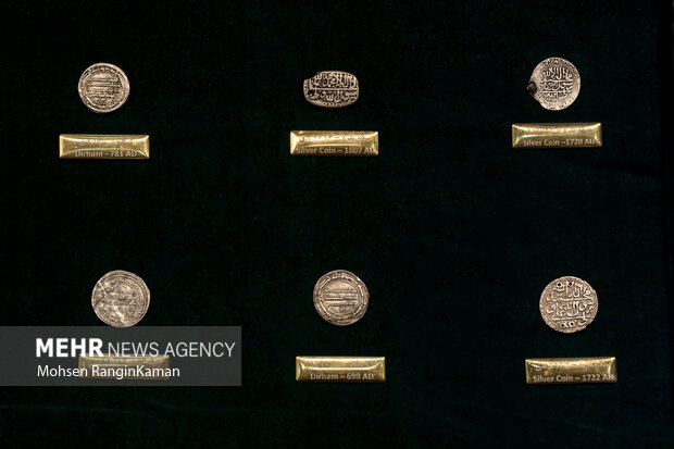 مراسم رونمایی از 63 سکه تاریخی منقوش به نام پیامبر (ص) 16