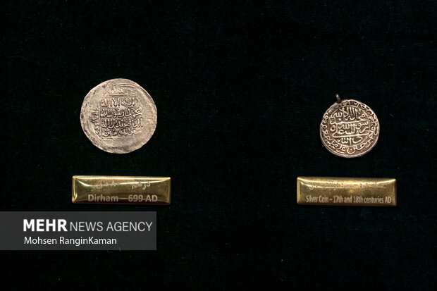مراسم رونمایی از 63 سکه تاریخی منقوش به نام پیامبر (ص) 17
