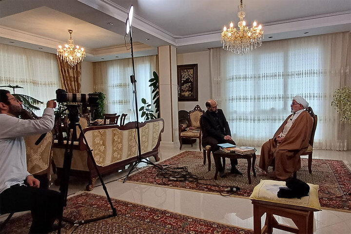 مفاخری که تاکنون با صداوسیما مصاحبه نداشتند؛ ایده «آیینه عمر» چه بود؟