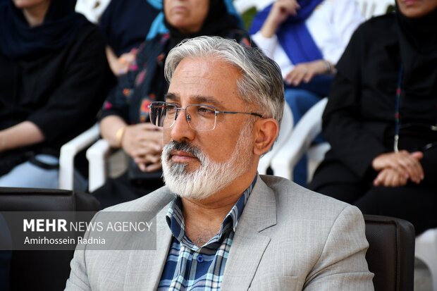 مراسم رونمایی از بزرگترین فرش تاریخی ، تصویری ایران و جهان در بیرجند