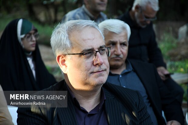 مراسم رونمایی از بزرگترین فرش تاریخی ، تصویری ایران و جهان در بیرجند