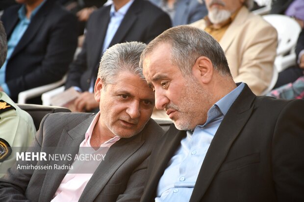 مراسم رونمایی از بزرگترین فرش تاریخی ، تصویری ایران و جهان در بیرجند