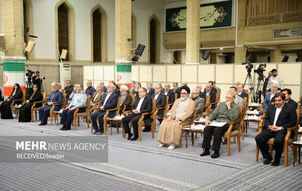 دیدار رئیس جمهور و هیأت وزیران با رهبر معظم انقلاب