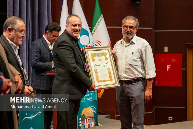 آیین نکوداشت نامداران فرهنگی و هنری در قزوین