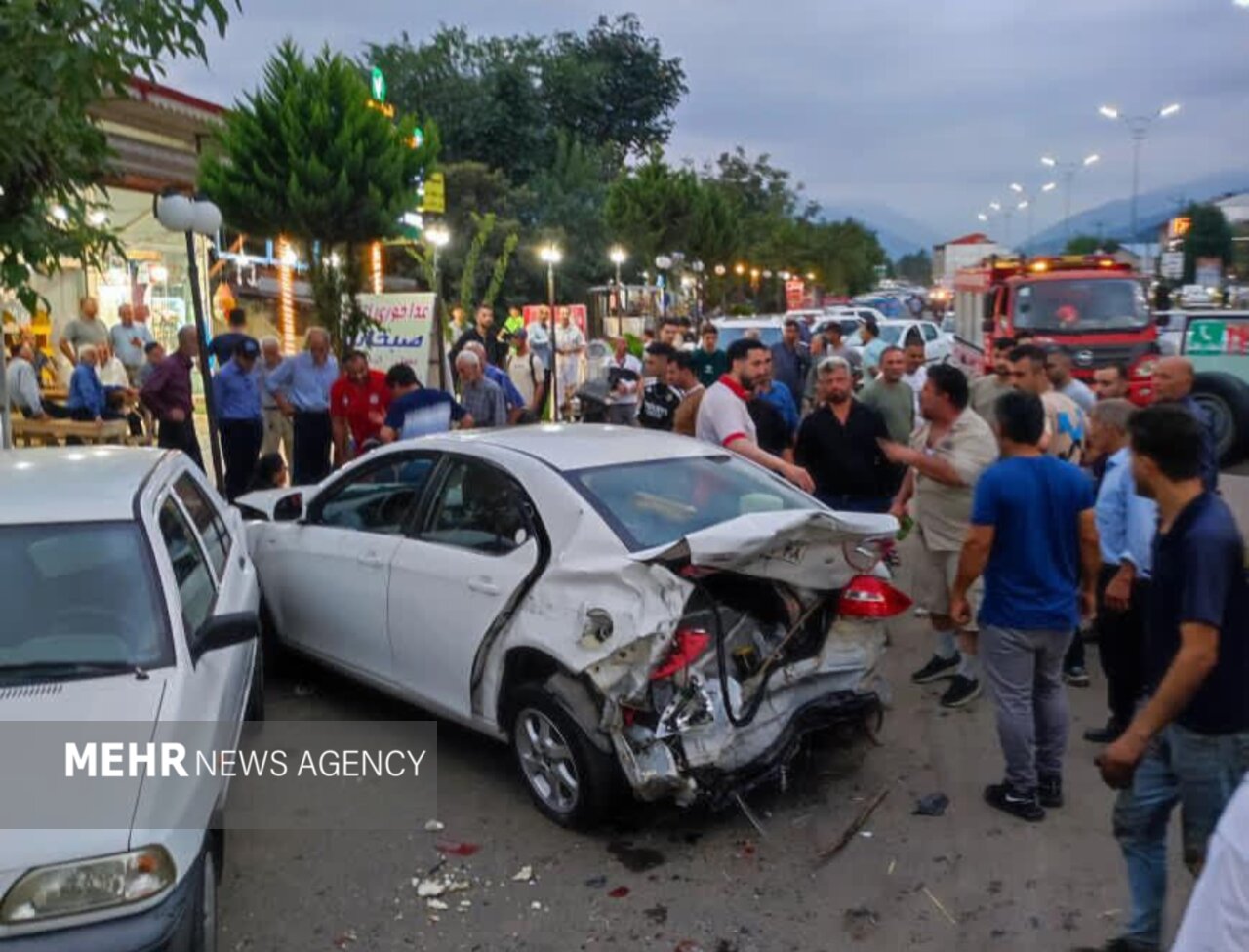 تصادف زنجیره ای در محور ماسوله به ماکلوان؛ ۴ نفر مصدوم شدند تصادف زنجیره ای در محور ماسوله به ماکلوان؛ ۴ نفر مصدوم شدند