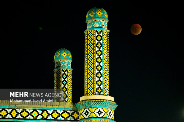 ماه‌گرفتگی در آسمان قزوین