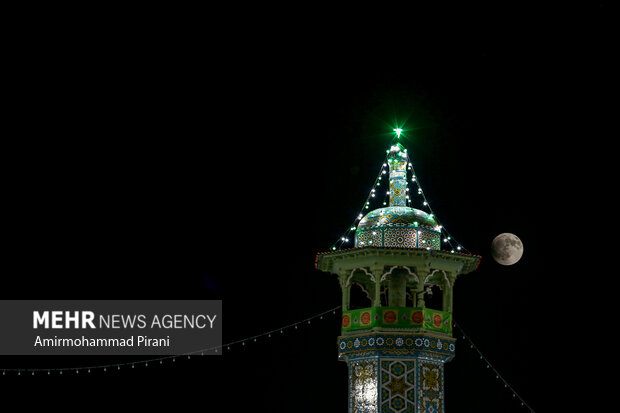 ماه گرفتگی در آسمان قم ماه گرفتگی در آسمان قم