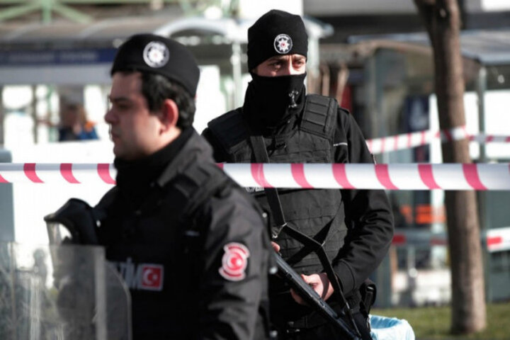 İzmir Balçova’da karakola silahlı saldırı İzmir Balçova’da karakola silahlı saldırı